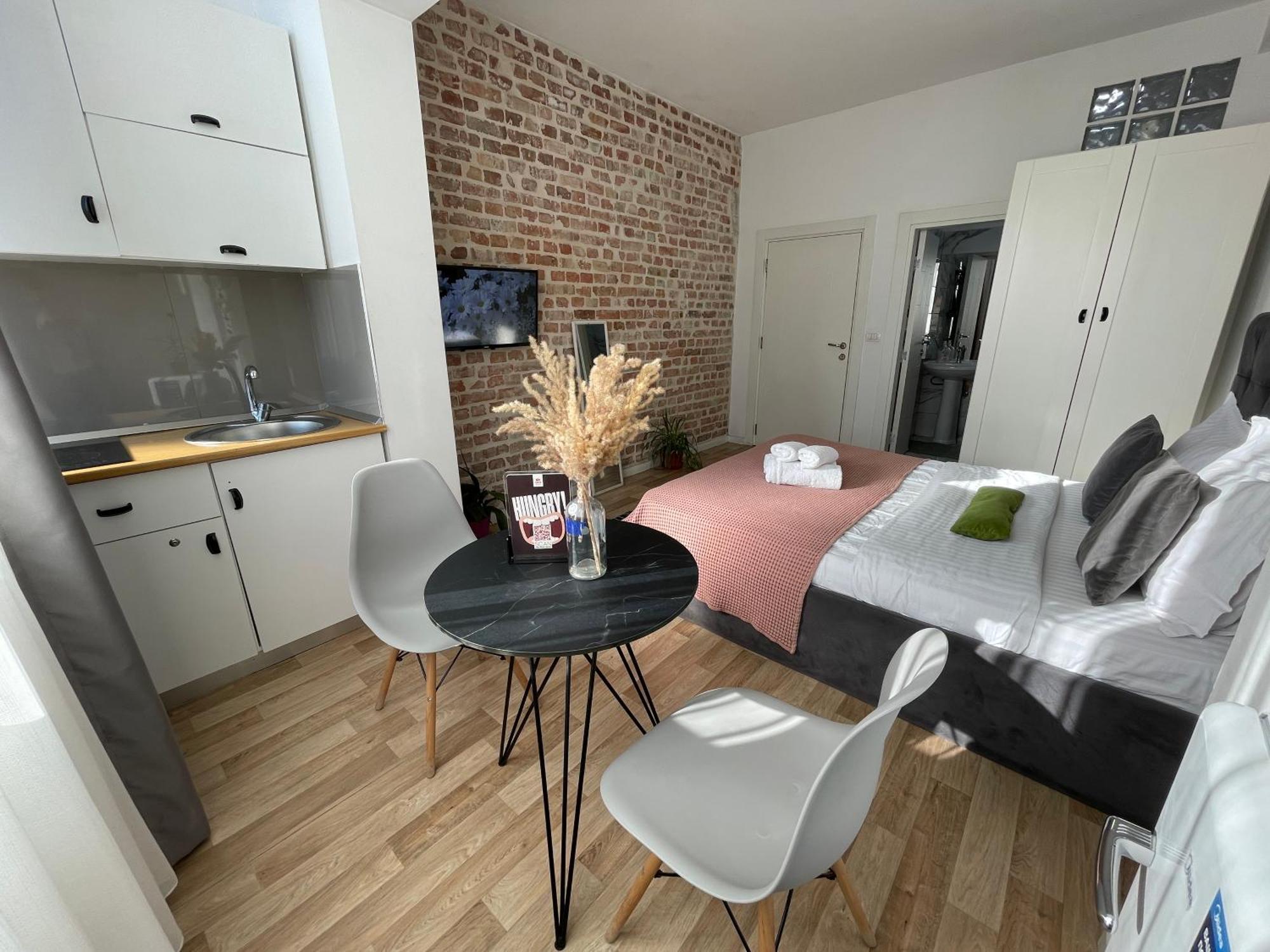 Bricks Studio Apartments Tirana Exterior foto